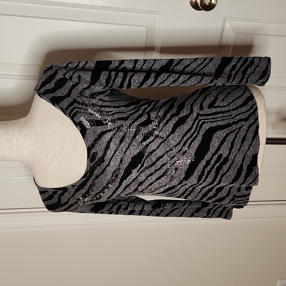 Cache Black Gray Crystal Embellished Tiger Print Shirt Size S - Picture 2 of 11